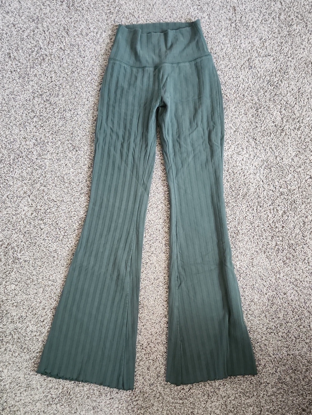 Offline by Aerie Green Textured Flare Leghings - Size XS